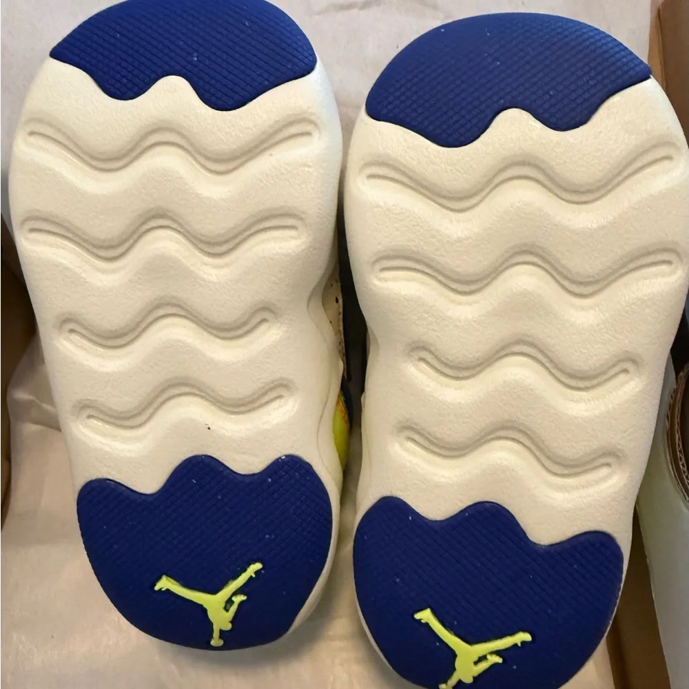 Nike Jordan 23/7 Toddler Sneakers in Blue and Neon Yellow - Picture 5 of 6